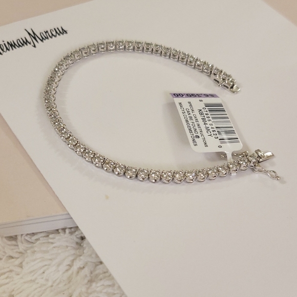 Macy's Jewelry - Diamond 💎 Tennis Bracelet 2ct. t.w in 10k White Gold. Brand New w/tag